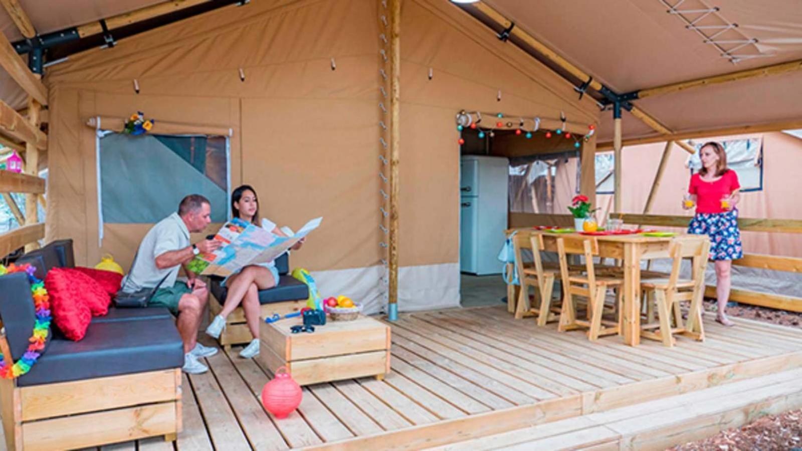 Eurocamp Tents At Campsite Val Saline Hotel Rovinj Luaran gambar